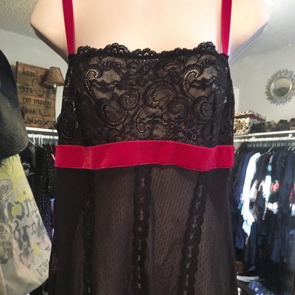 Victoria’s Secret black lace Chemise L - Picture 2 of 6